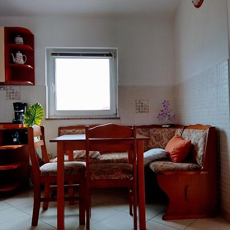 Apartmani Nikolina Ražanac Eksteriør billede