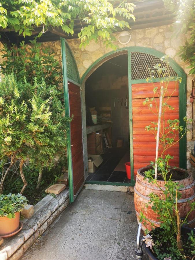 Apartmani Nikolina Ražanac Eksteriør billede
