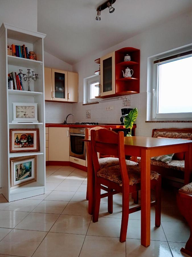 Apartmani Nikolina Ražanac Eksteriør billede
